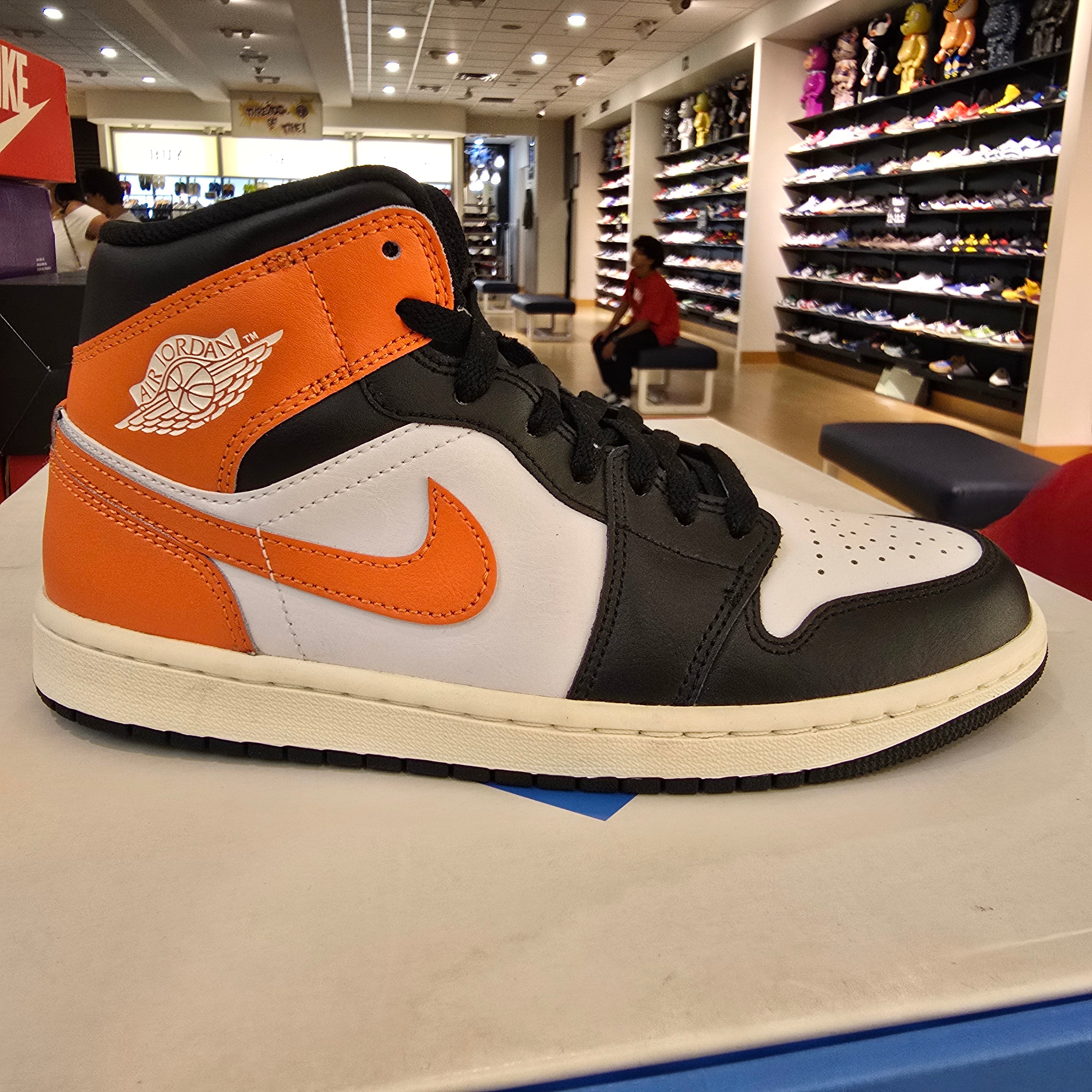 Jordan 1 Mid Black Toe Starfish SZ 7.5 NO BOX