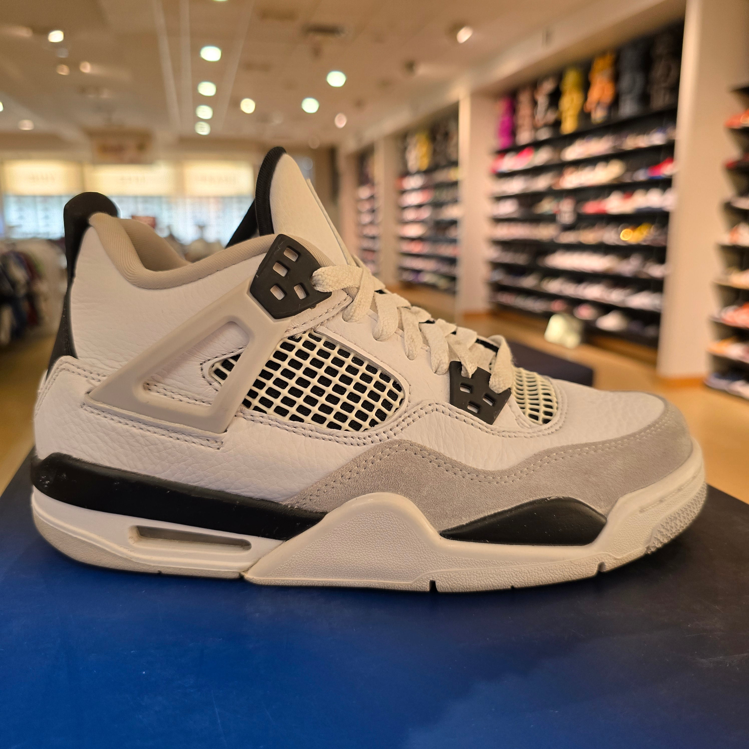 Jordan 4 Retro Military Black (GS) SZ 5.5Y USED