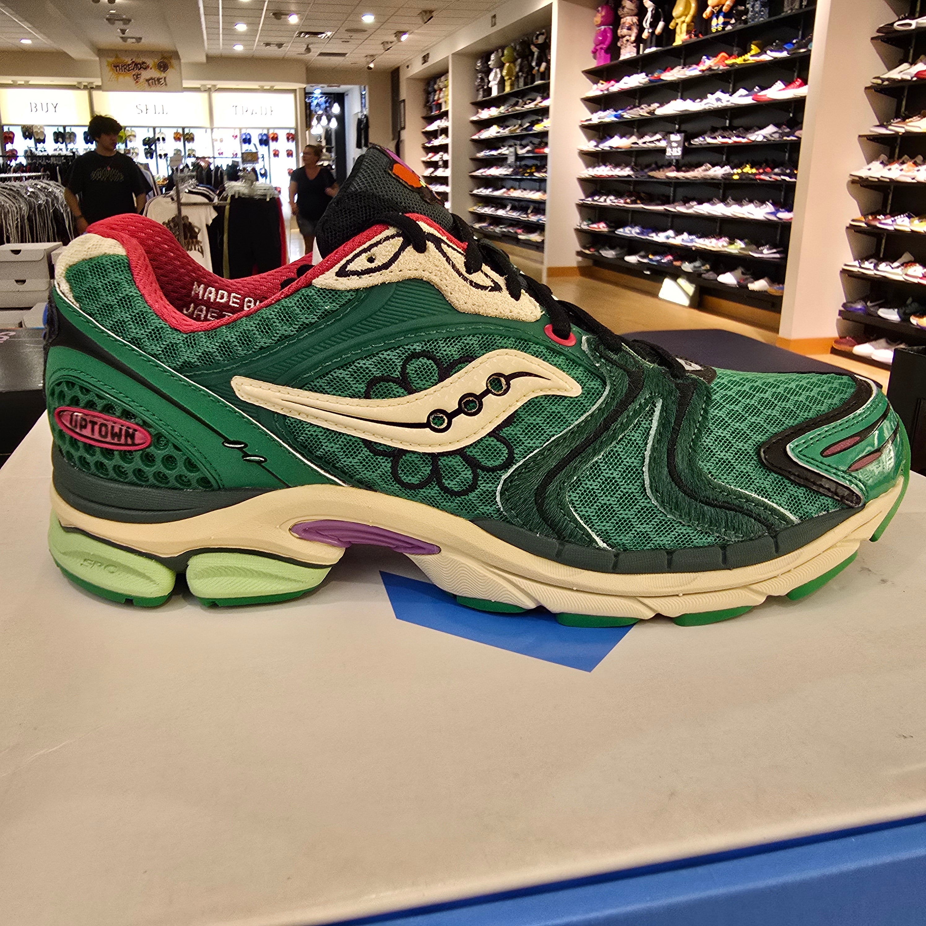 Saucony ProGrid Triumph 4 Jae Tips Flowers Grow Uptown Sugar Maple SZ 10