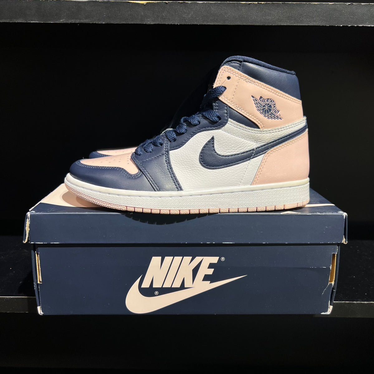 Jordan 1 Retro High OG Atmosphere (Women's) used