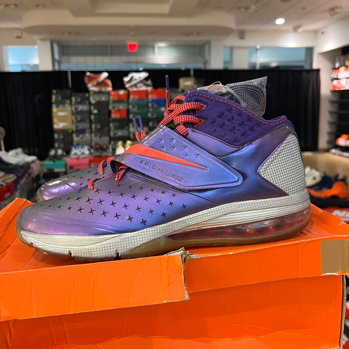 Nike CJ81 Trainer Max Megatron used damaged box