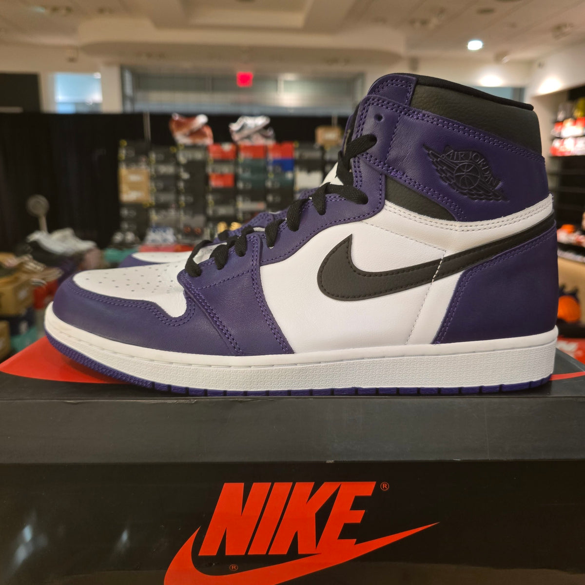 Jordan 1 Retro High Court Purple White USED