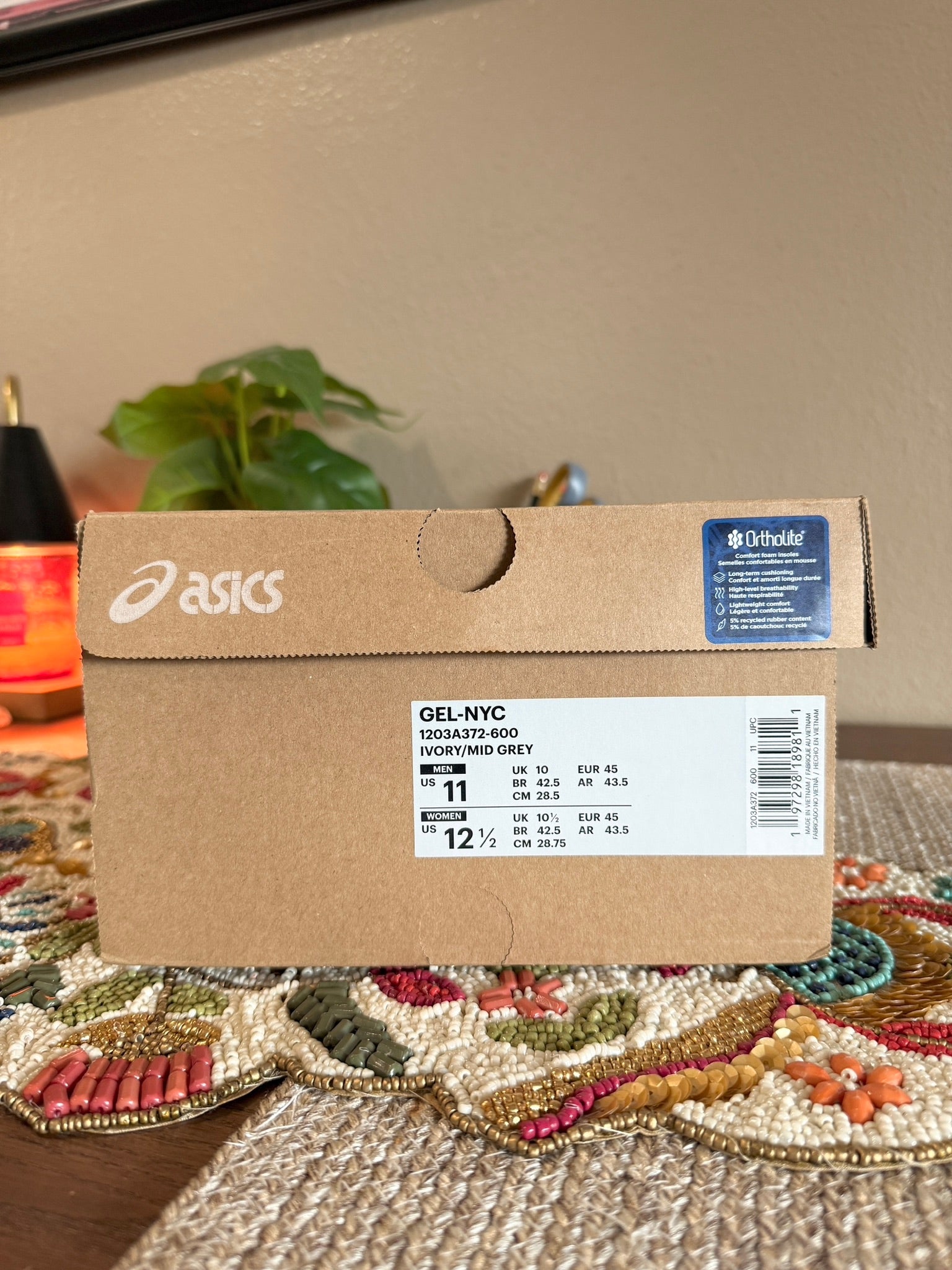 Asics Gel NYC Ivory / Mid Grey Size 11 USED