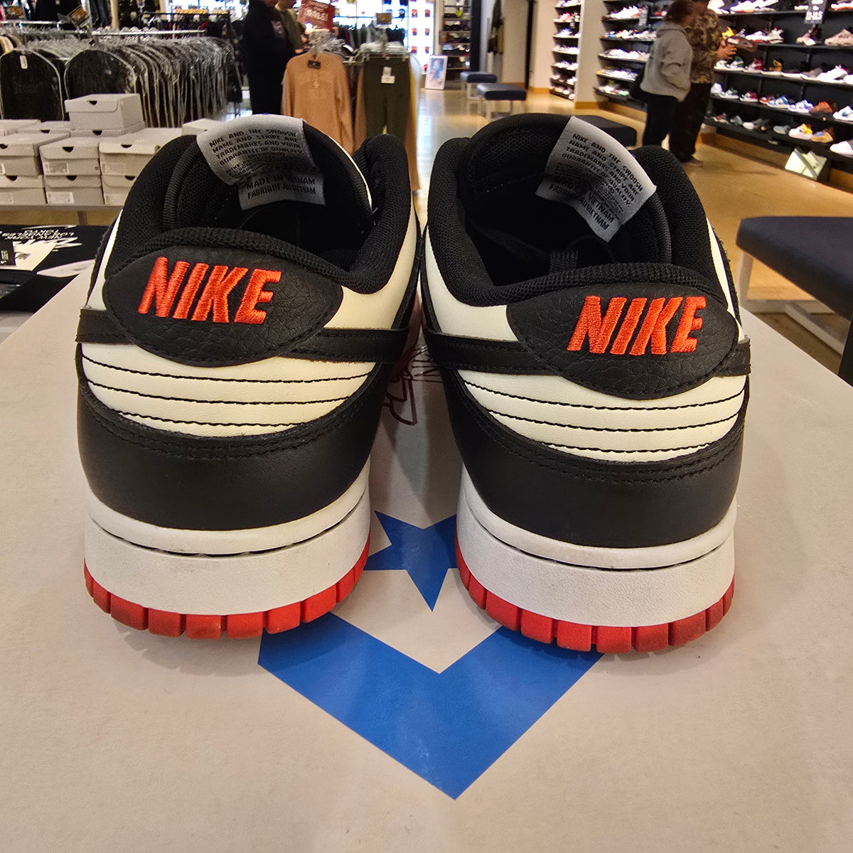 Nike Dunk Low EMB NBA 75th Anniversary Chicago SZ 10.5 USED REP BOX