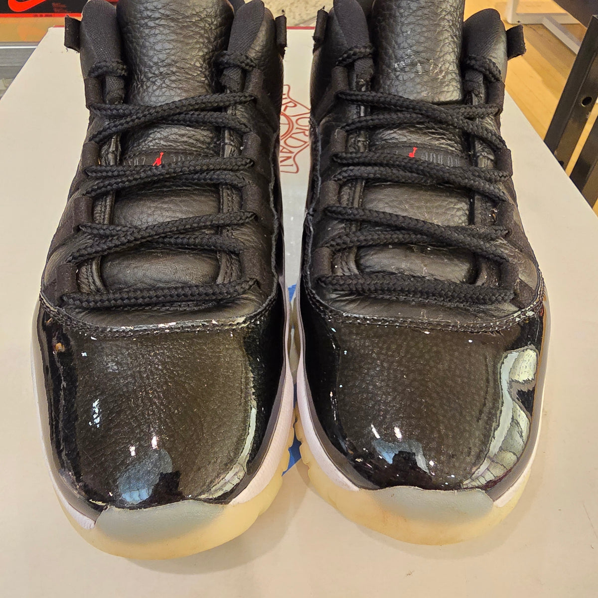 Jordan 11 Retro Low 72-10 SZ 10 USED