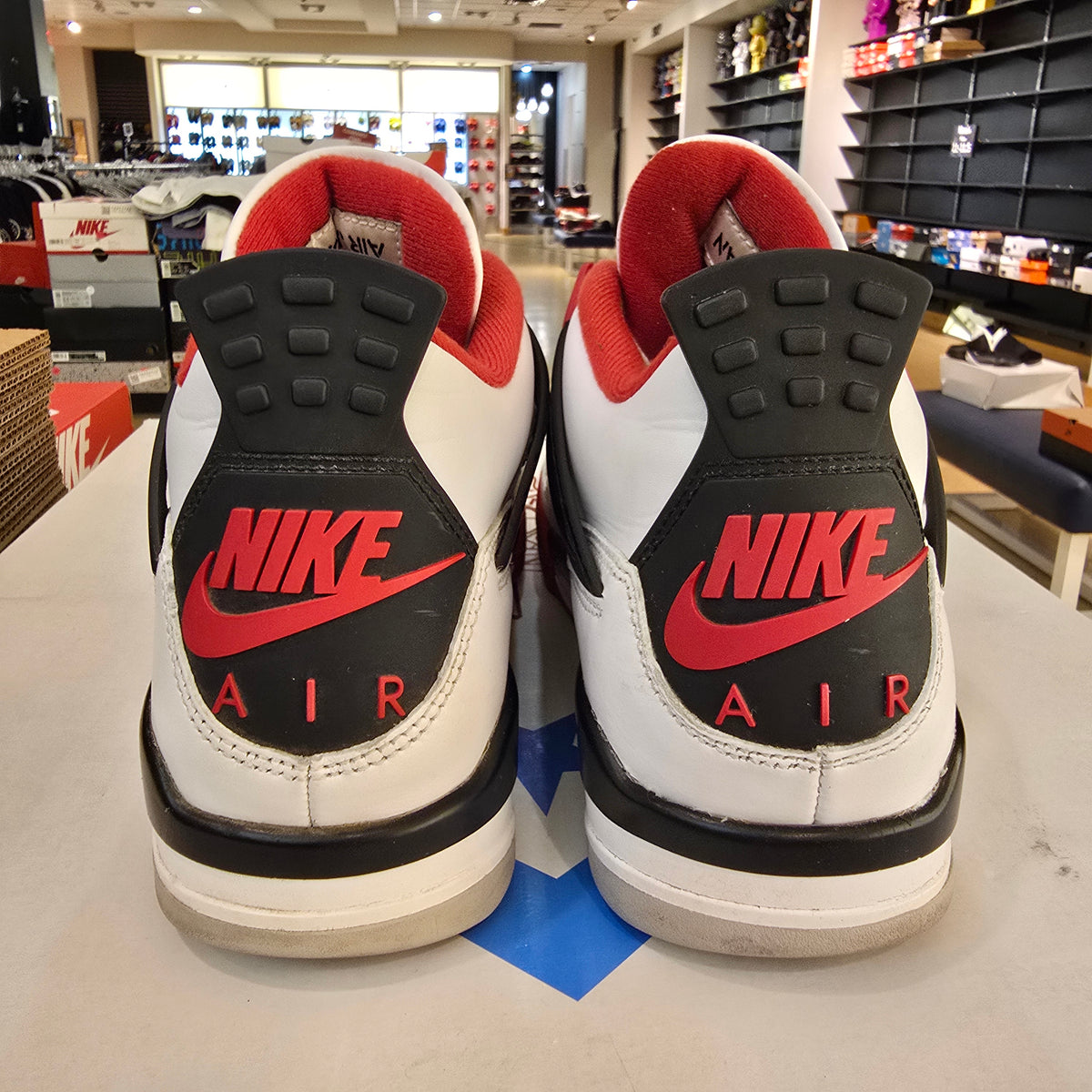 Jordan 4 Retro Fire Red SZ 9 USED NO BOX