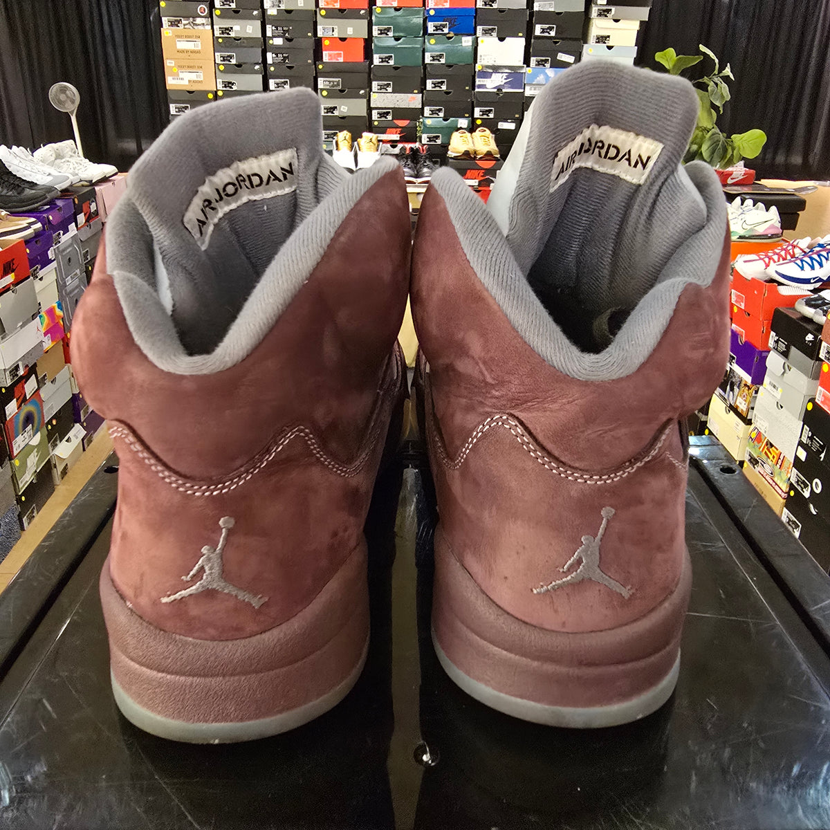 Jordan 5 Retro Burgendy (2023) SZ 12 USED