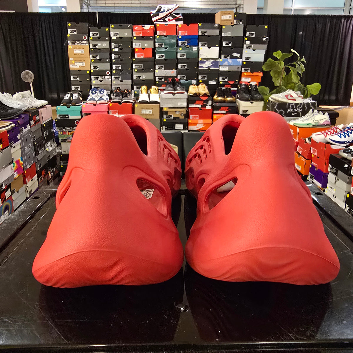 Adidas Yeezy Foam RNNR Vermillion SZ 12 USED (FITS LIKE 10)