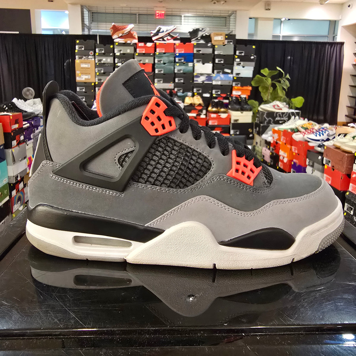 Jordan 4 Retro Infrared SZ 8 USED