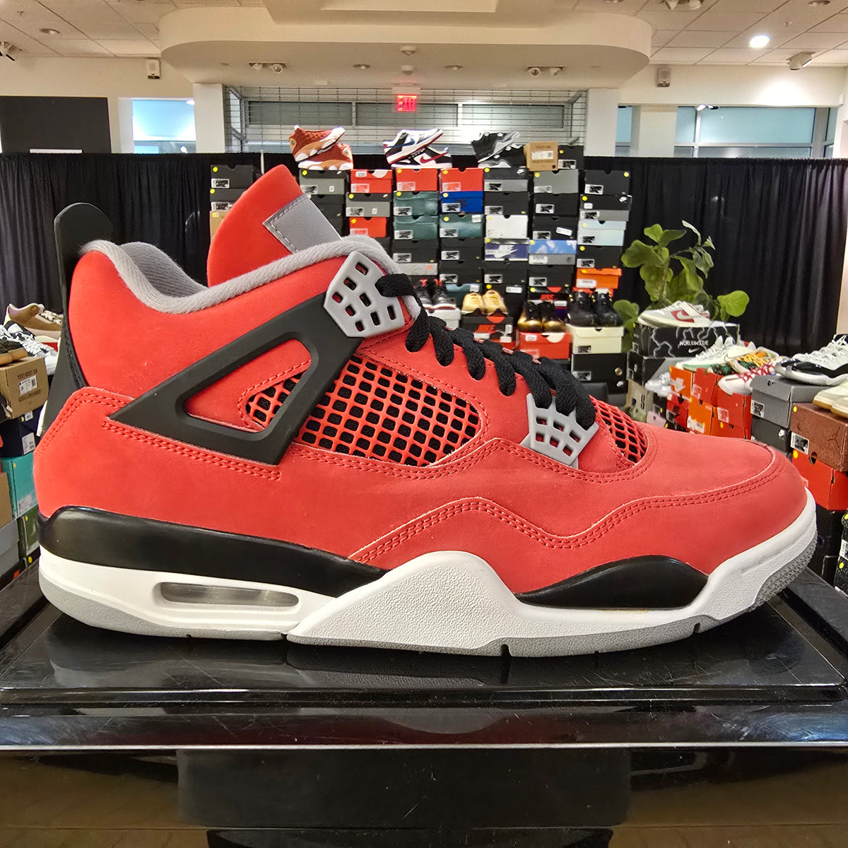 Jordan 4 Retro Toro Bravo (2026) SZ 11 USED