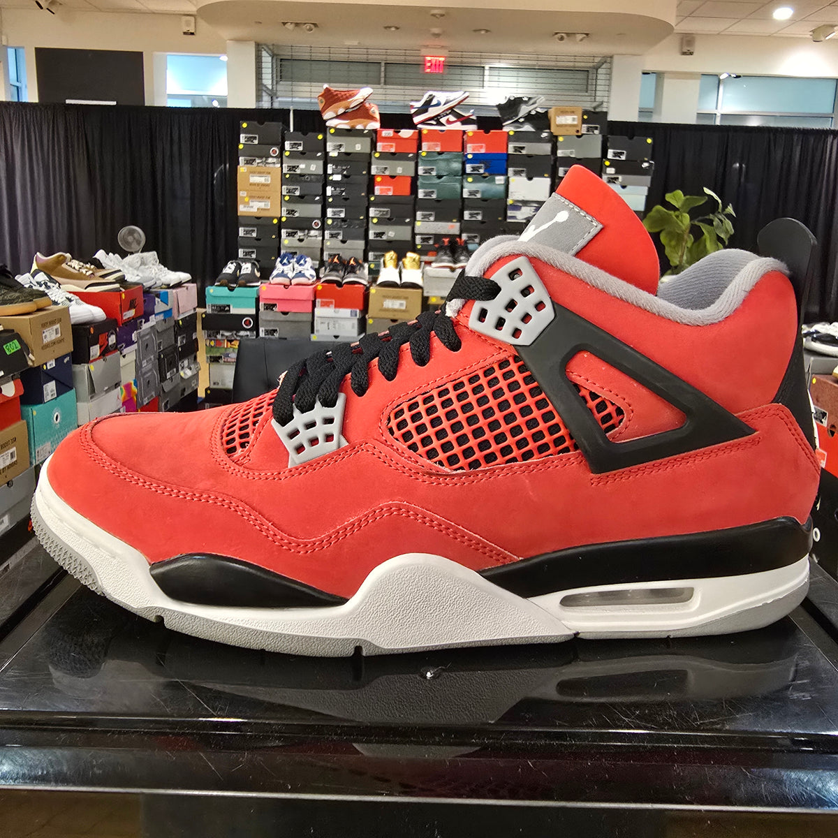 Jordan 4 Retro Toro Bravo (2026) SZ 11 USED