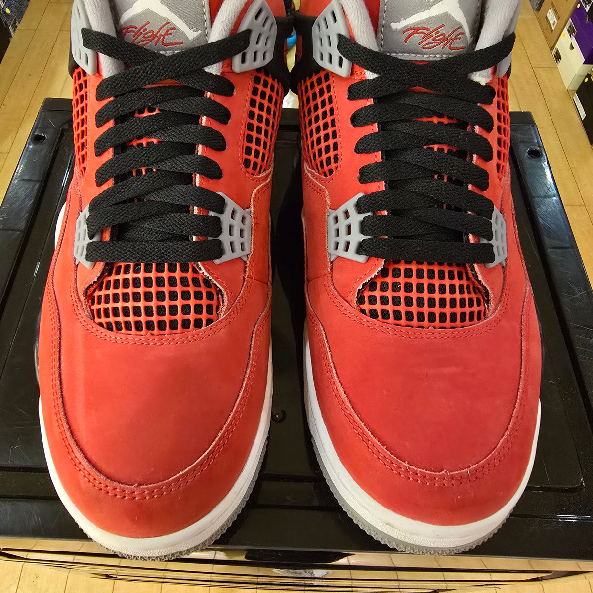 Jordan 4 Retro Toro Bravo (2026) SZ 11 USED