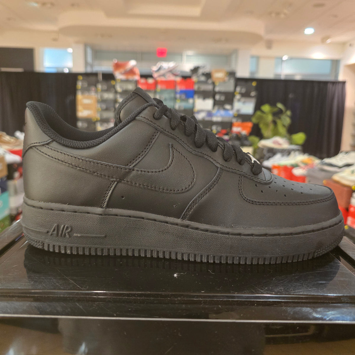 Nike Air Force 1 Low '07 Black SZ 10 MISSING LID