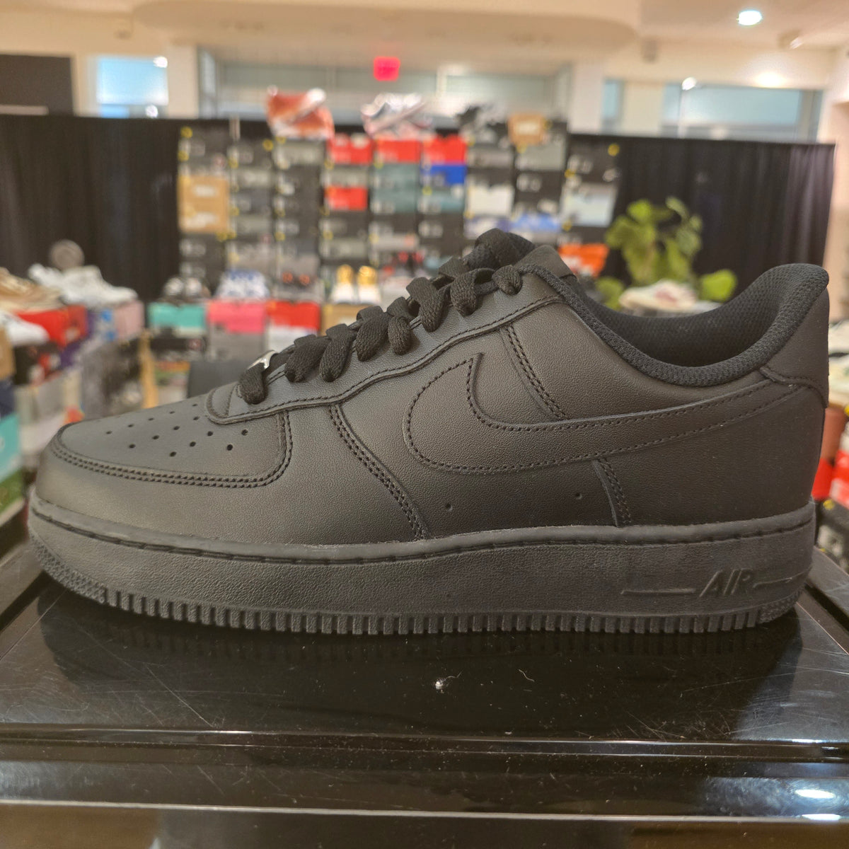 Nike Air Force 1 Low '07 Black SZ 10 MISSING LID