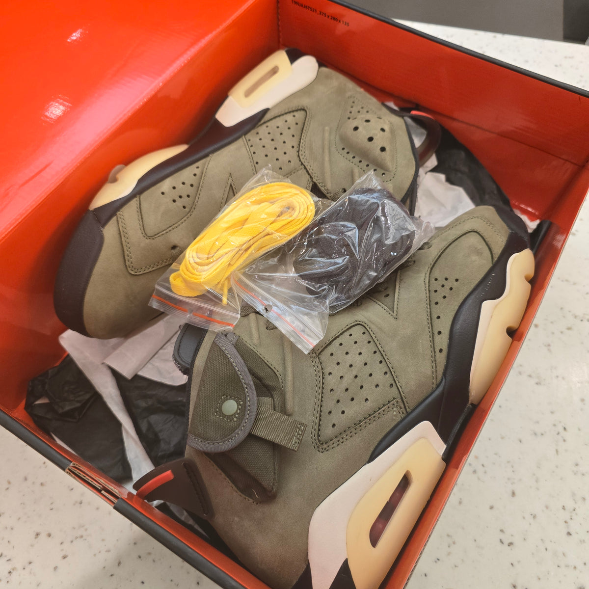 Jordan 6 Retro Travis Scott SZ 11 USED