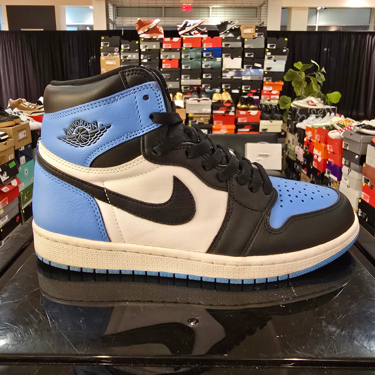Jordan 1 Retro High OG UNC Toe SZ 8 USED