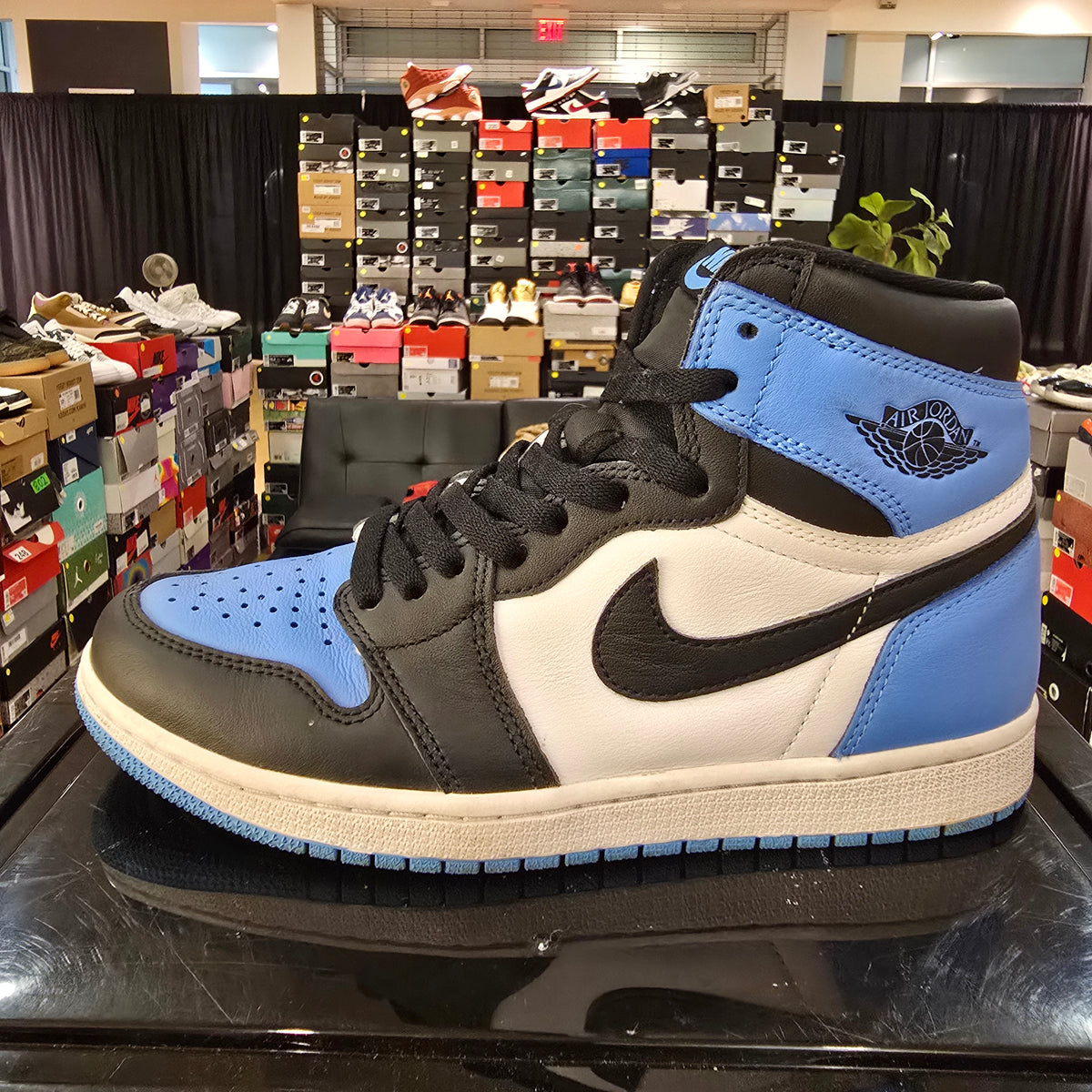 Jordan 1 Retro High OG UNC Toe SZ 8 USED