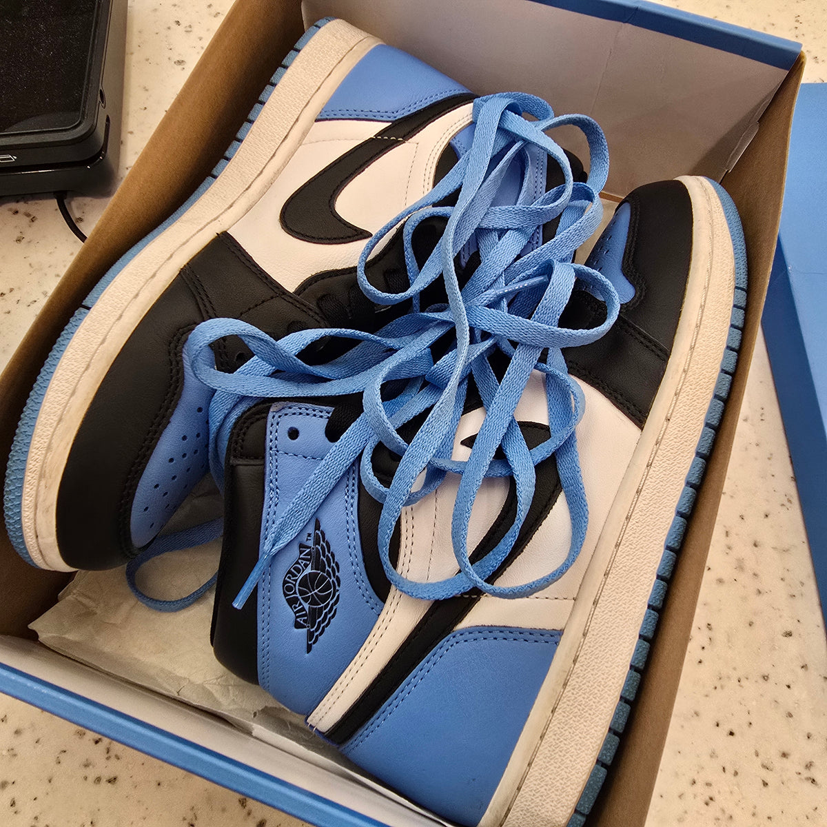 Jordan 1 Retro High OG UNC Toe SZ 8 USED