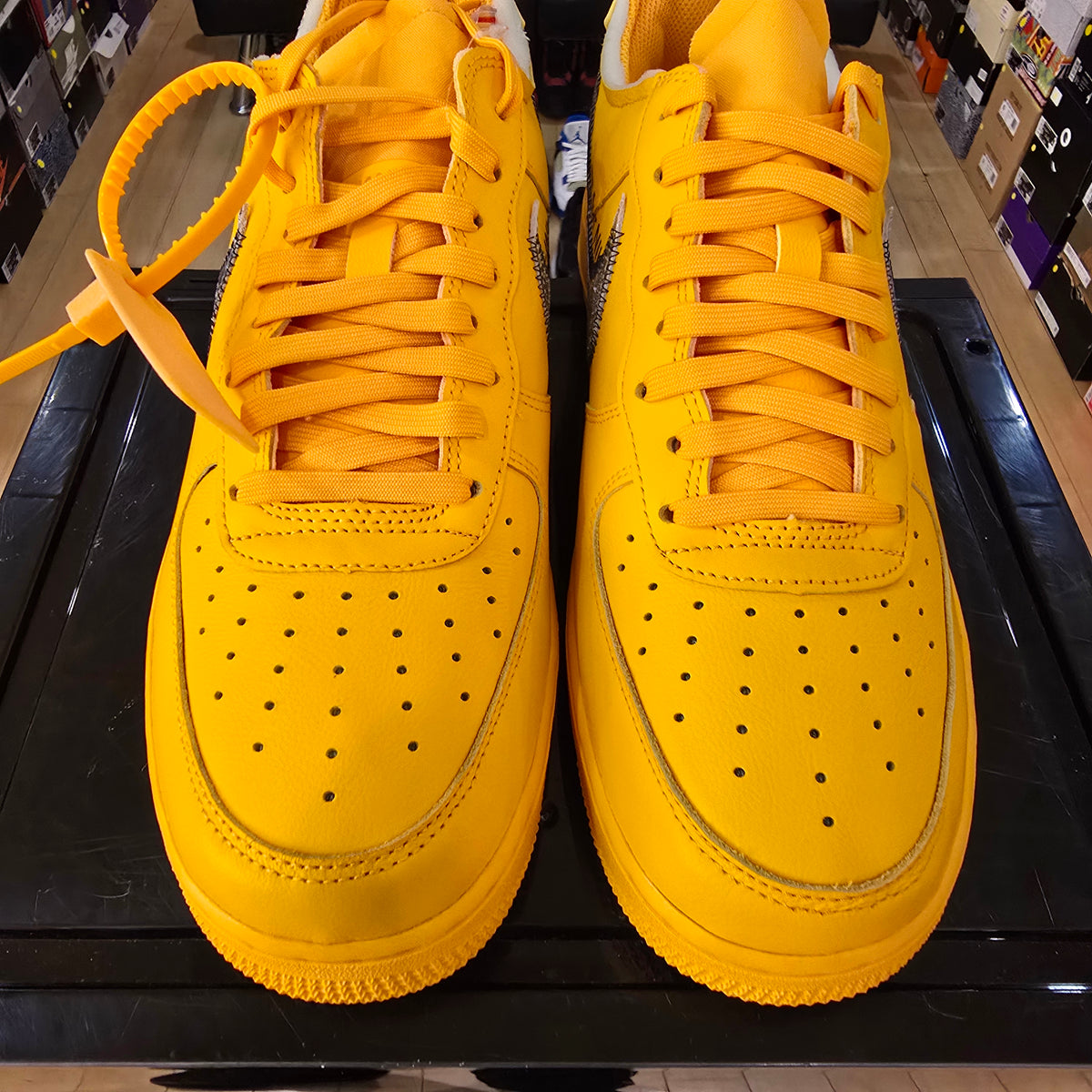 Nike Air Force 1 Low Off-White ICA University Gold SZ 9.5