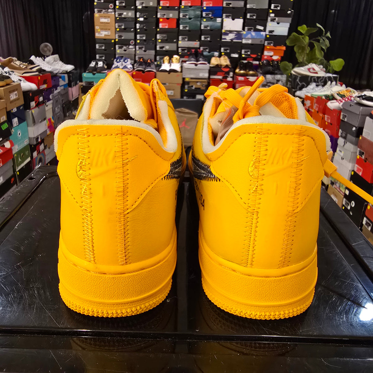Nike Air Force 1 Low Off-White ICA University Gold SZ 9.5