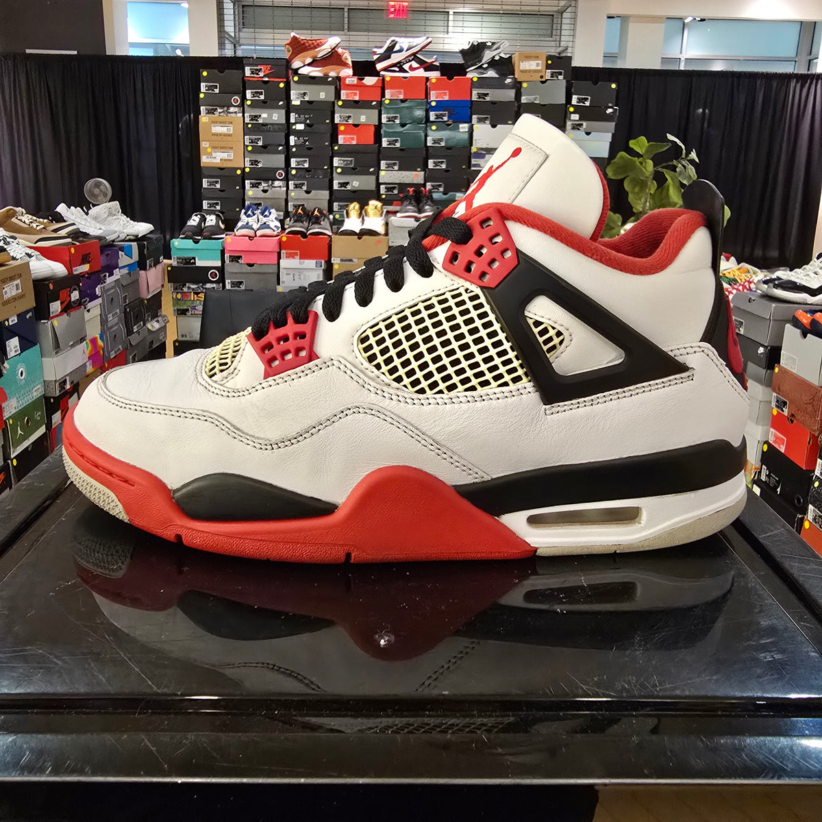 Jordan 4 Retro Fire Red SZ 9.5 USED REP BOX