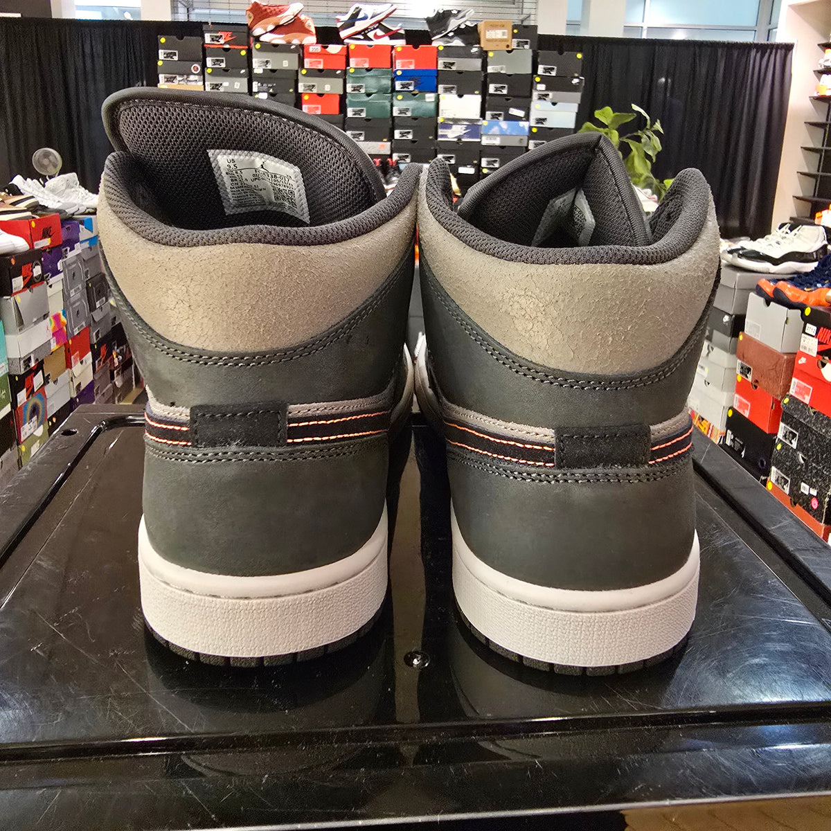 Jordan 1 Mid SE Night Stadium SZ 9.5