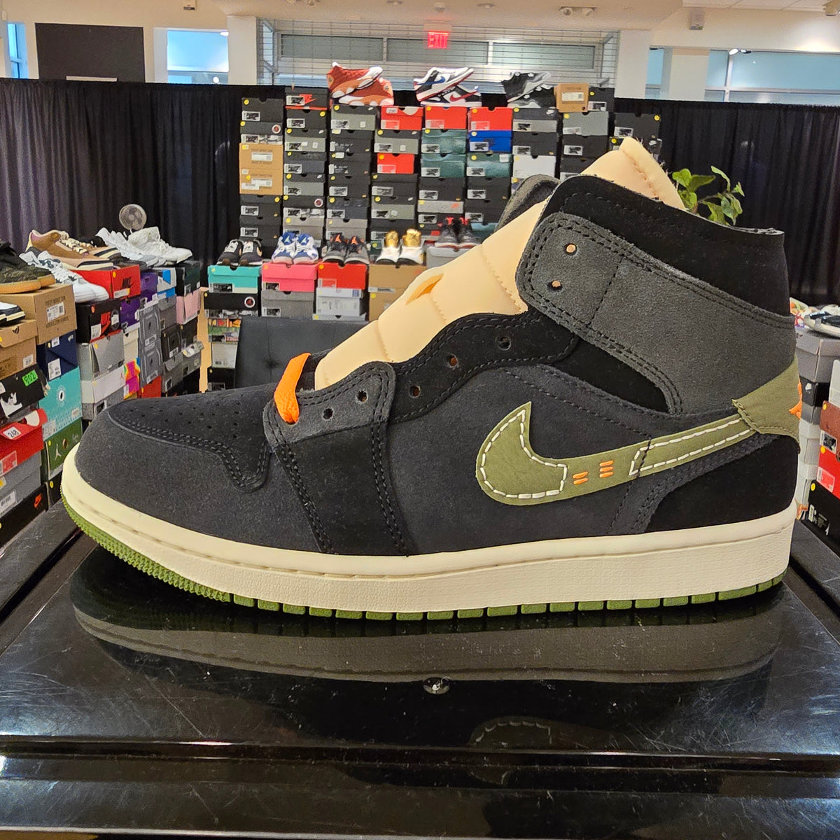 Jordan 1 Mid SE Craft Anthracite Light Olive SZ 9.5