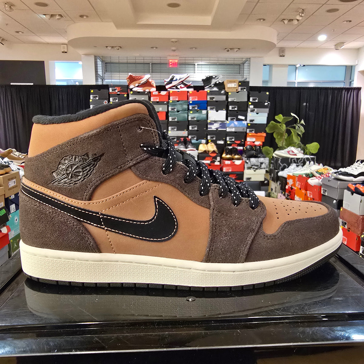 Jordan 1 Mid SE Dark Chocolate SZ 9.5