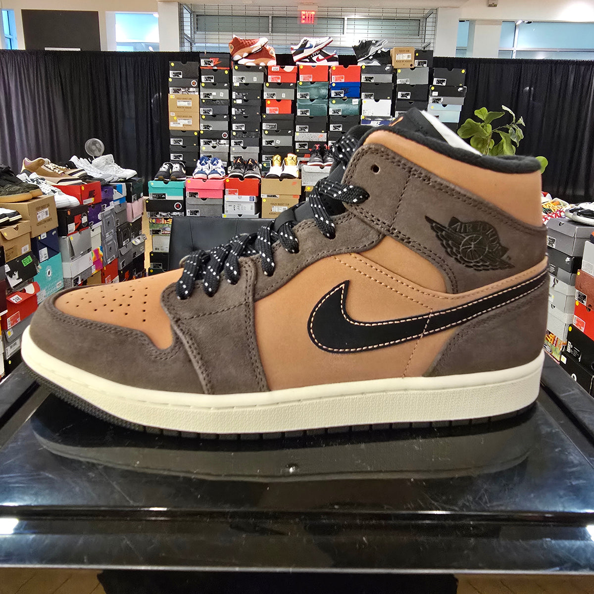 Jordan 1 Mid SE Dark Chocolate SZ 9.5