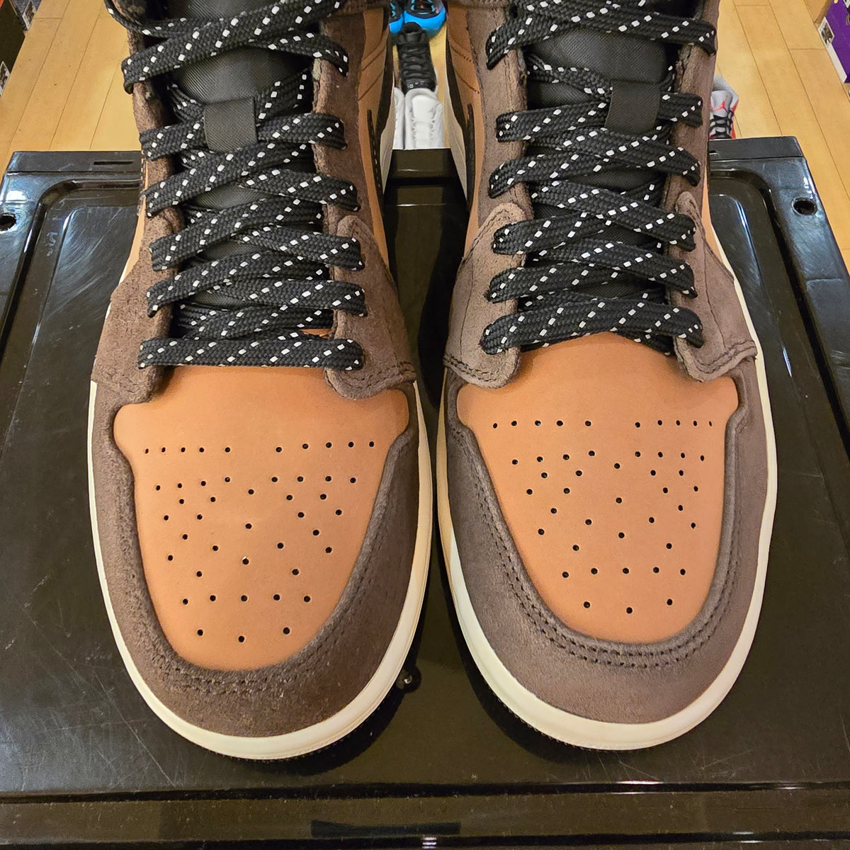 Jordan 1 Mid SE Dark Chocolate SZ 9.5