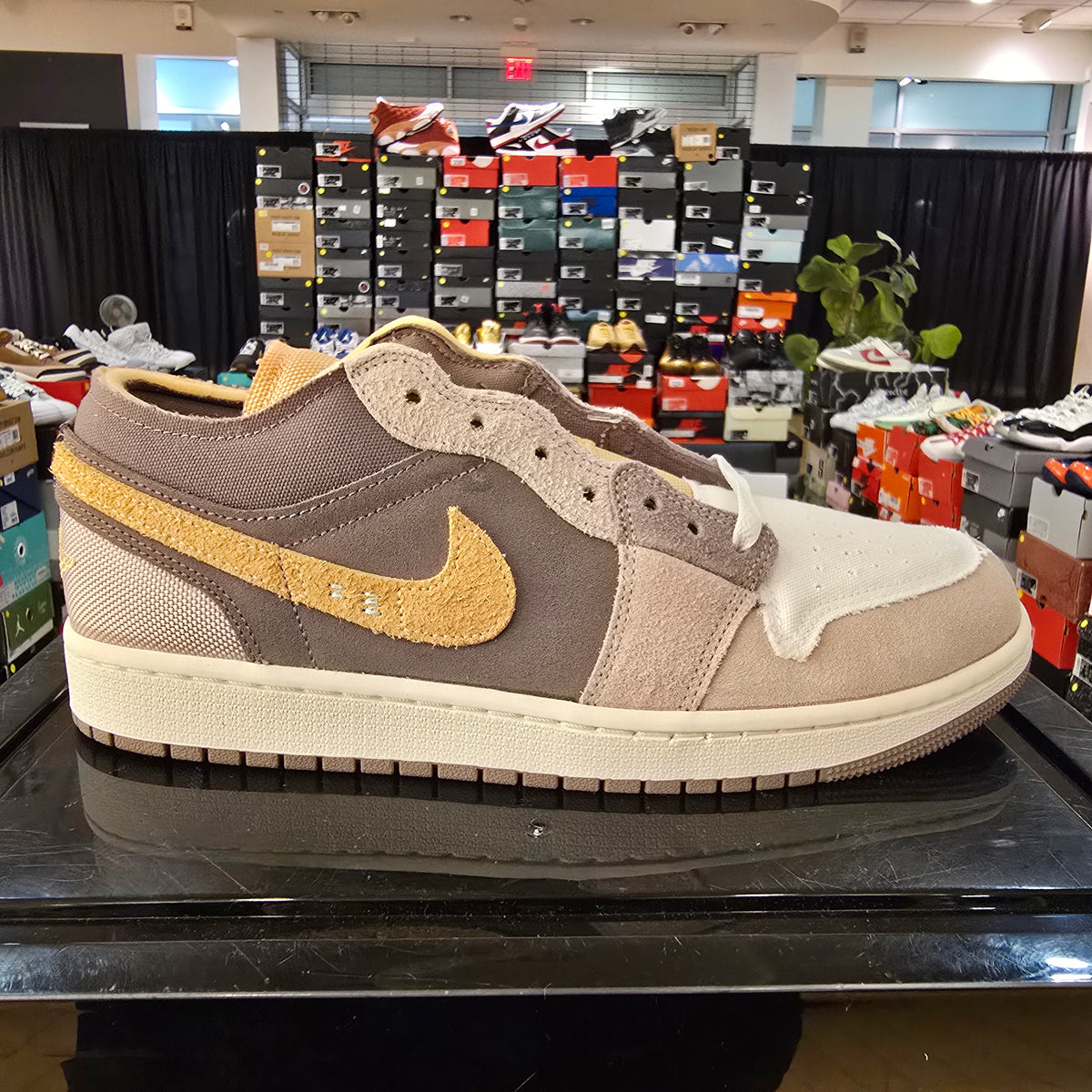 Jordan 1 Low SE Craft Taupe Haze SZ 9.5