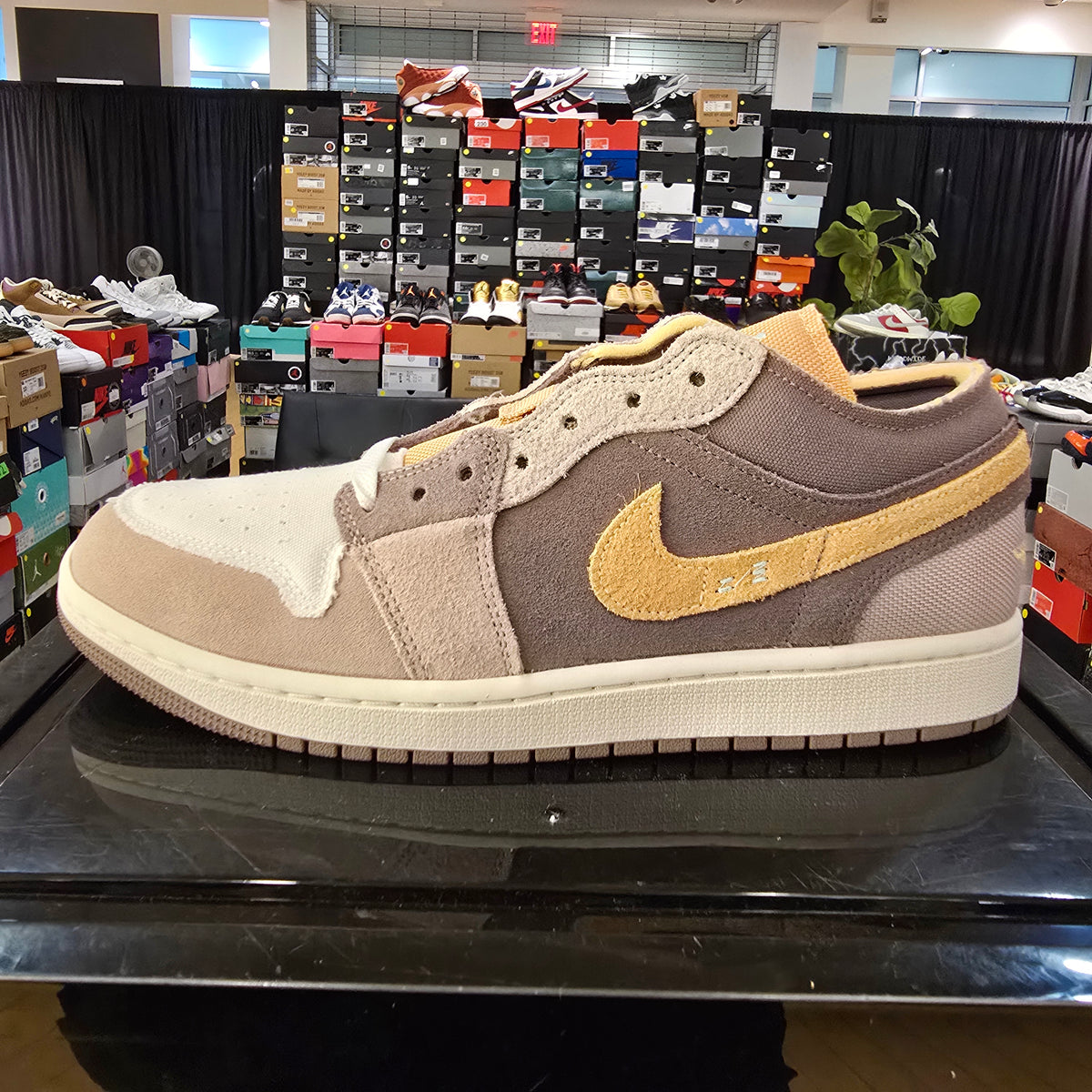 Jordan 1 Low SE Craft Taupe Haze SZ 9.5