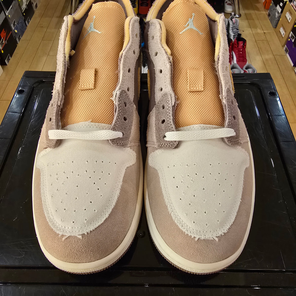 Jordan 1 Low SE Craft Taupe Haze SZ 9.5