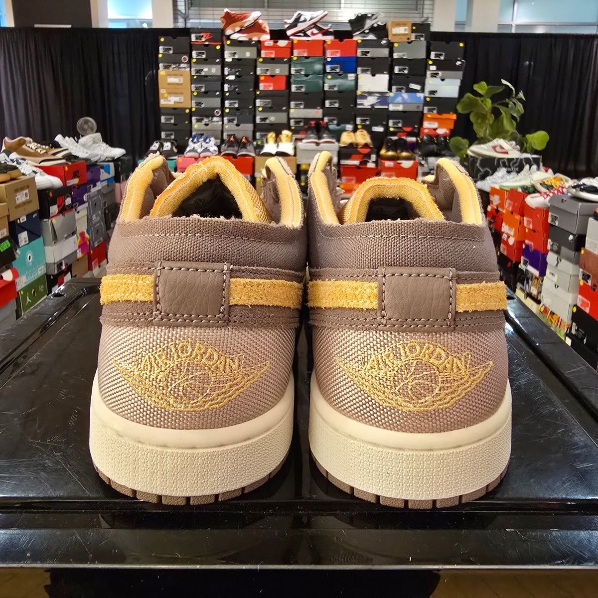 Jordan 1 Low SE Craft Taupe Haze SZ 9.5
