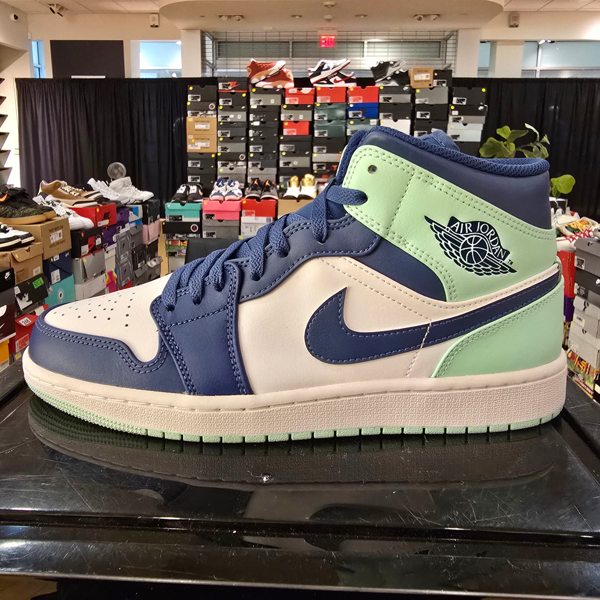 Jordan 1 Mid Mystic Navy Mint Foam SZ 9.5 USED