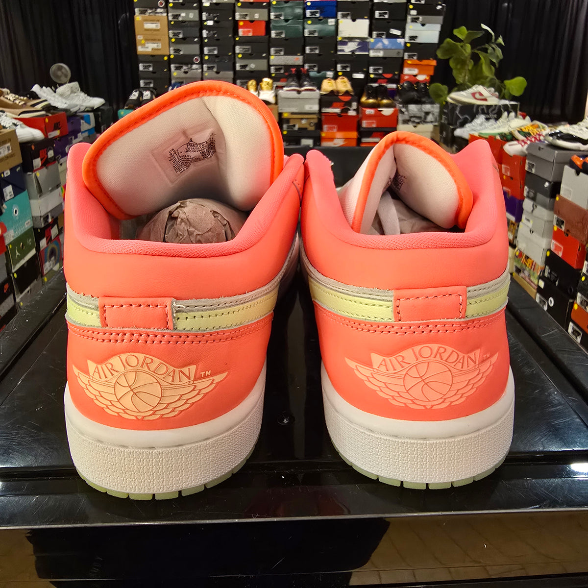 Jordan 1 Low SE Lava Glow SZ 9.5