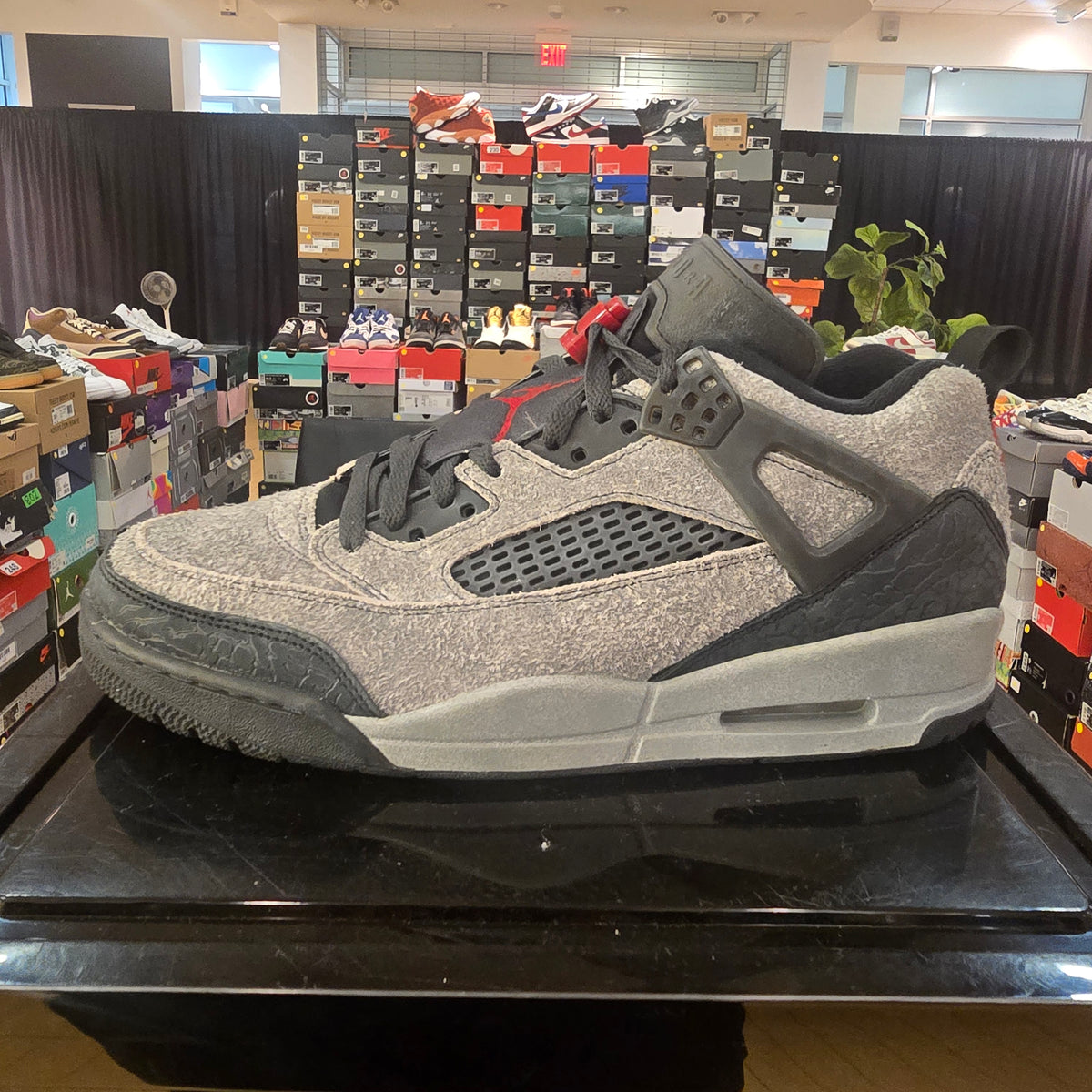 Jordan Spizike Low Anthracite Gym Red SZ 12 USED NO BOX