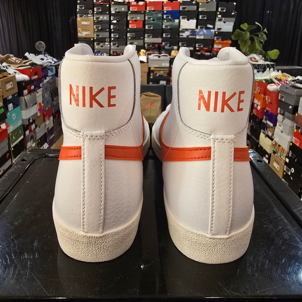 Nike Blazer Mid 77 Vintage White Mantra Orange SZ 11