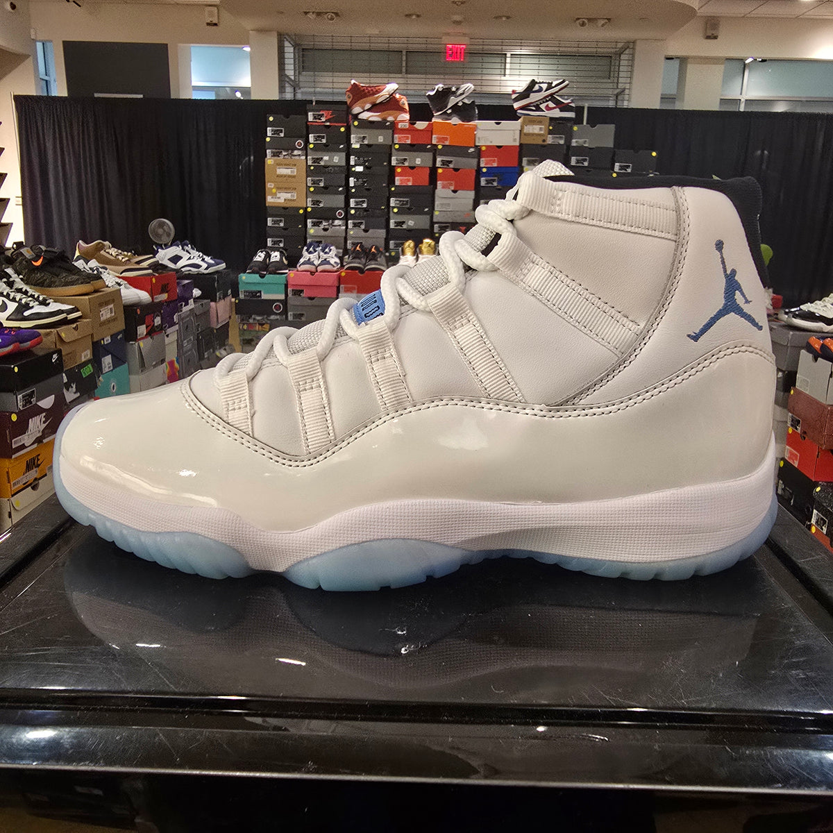 Jordan 11 Retro Legend Blue (2024) SZ 9 USED REP BOX