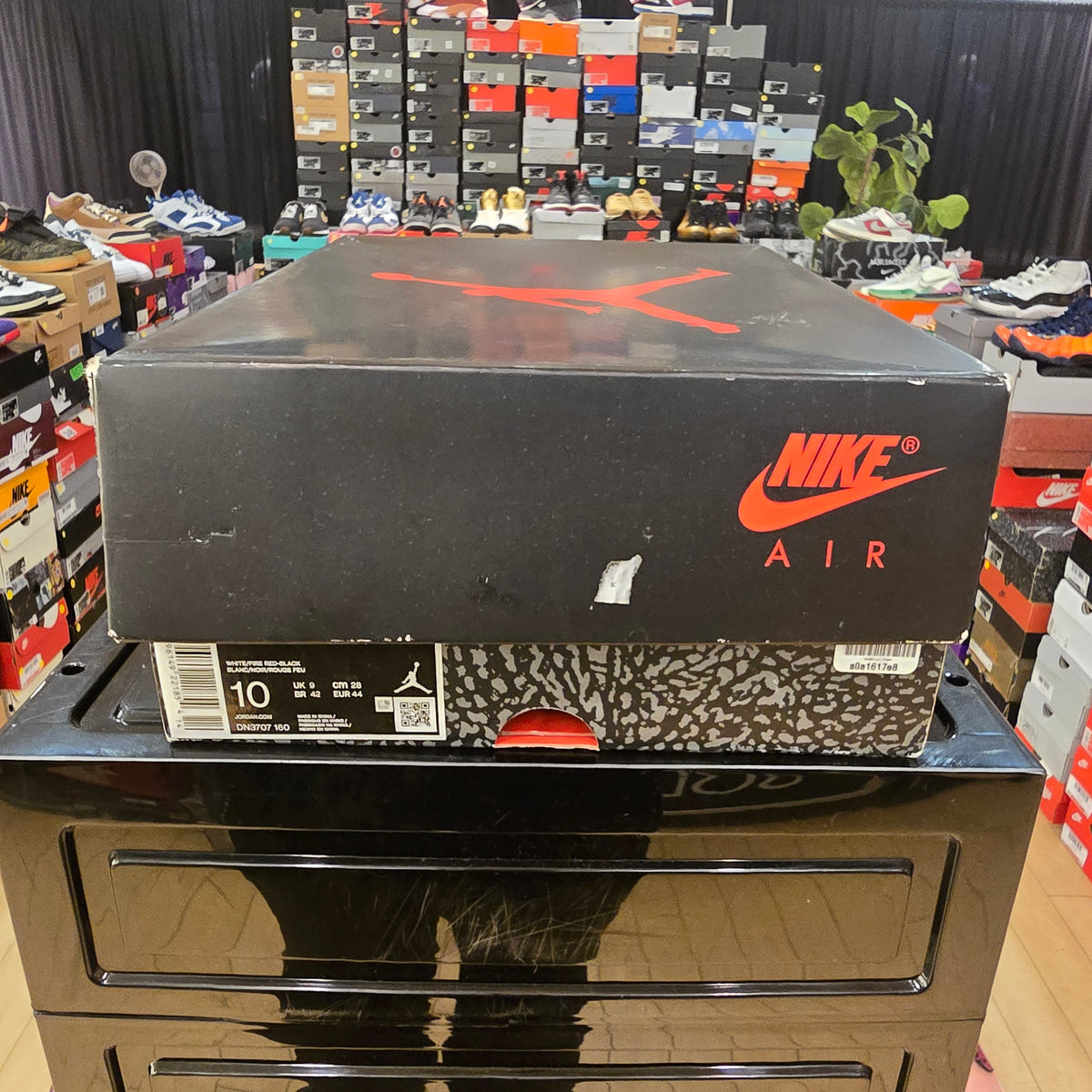 Jordan 3 Retro Fire Red SZ 10 USED