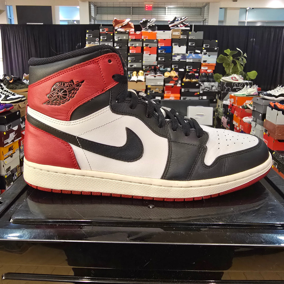 Jordan 1 Retro Black Toe (2013) SZ 11.5 USED