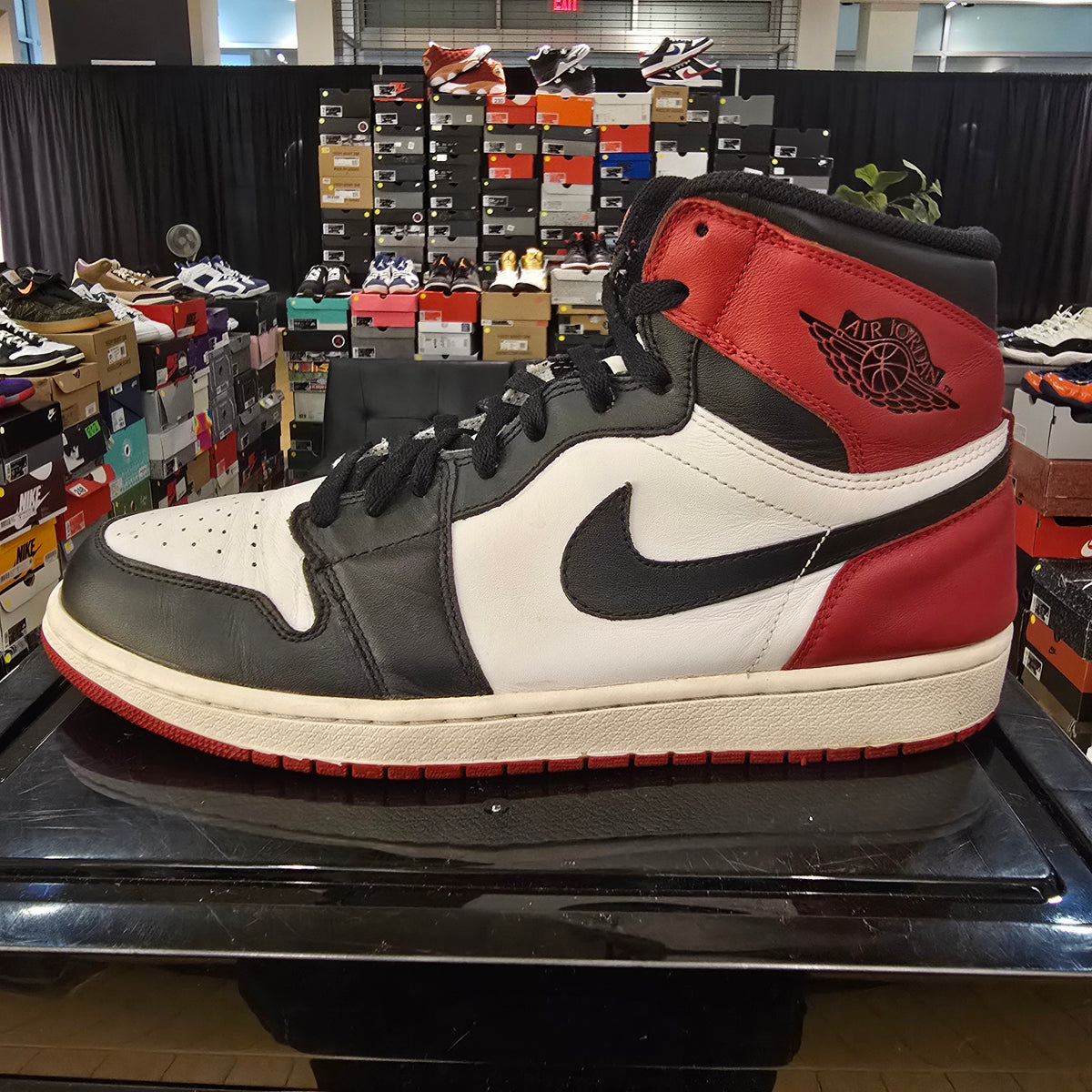 Jordan 1 Retro Black Toe (2013) SZ 11.5 USED