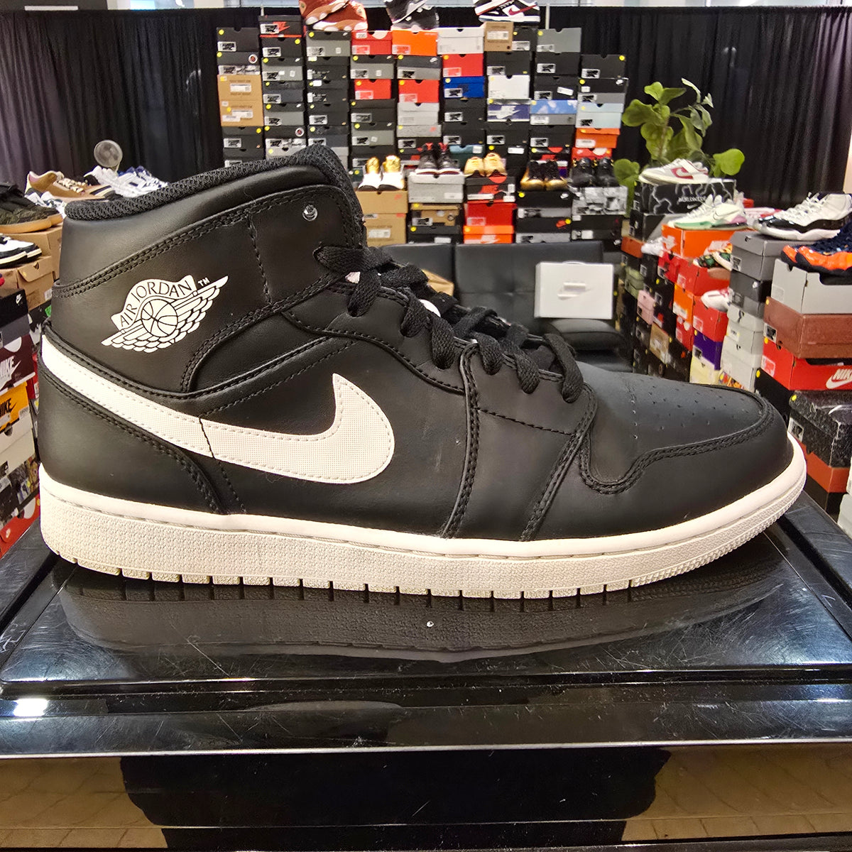 Jordan 1 Mid White Black SZ 12 USED NO BOX