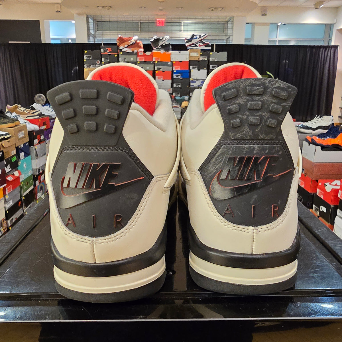 Jordan 4 Retro Flight Club SZ 12 USED