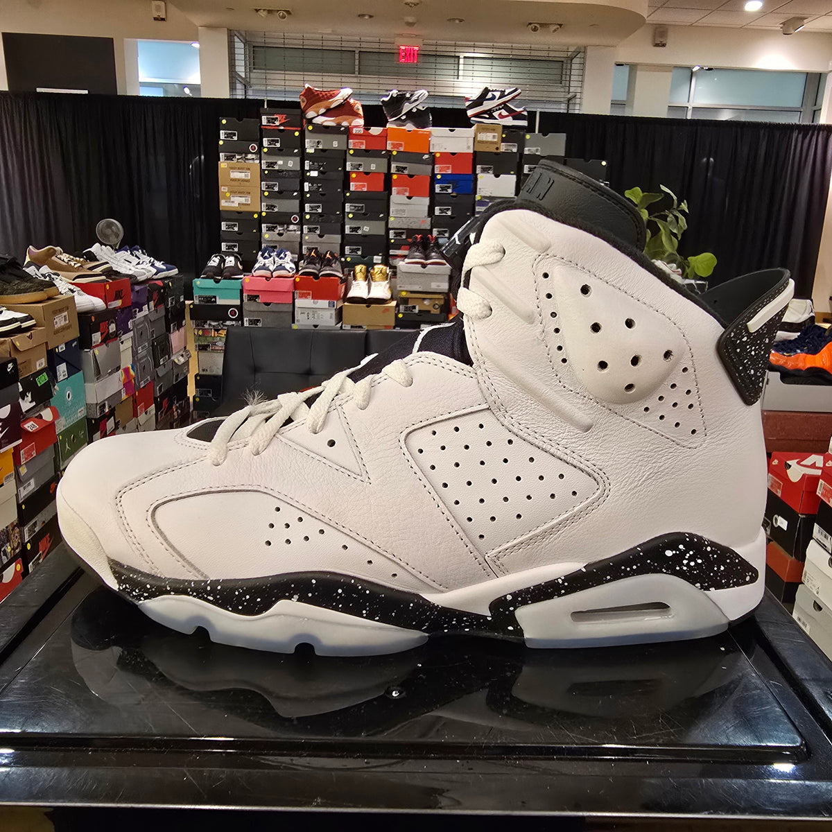 Jordan 6 Retro Reverse Oreo SZ 11.5 USED