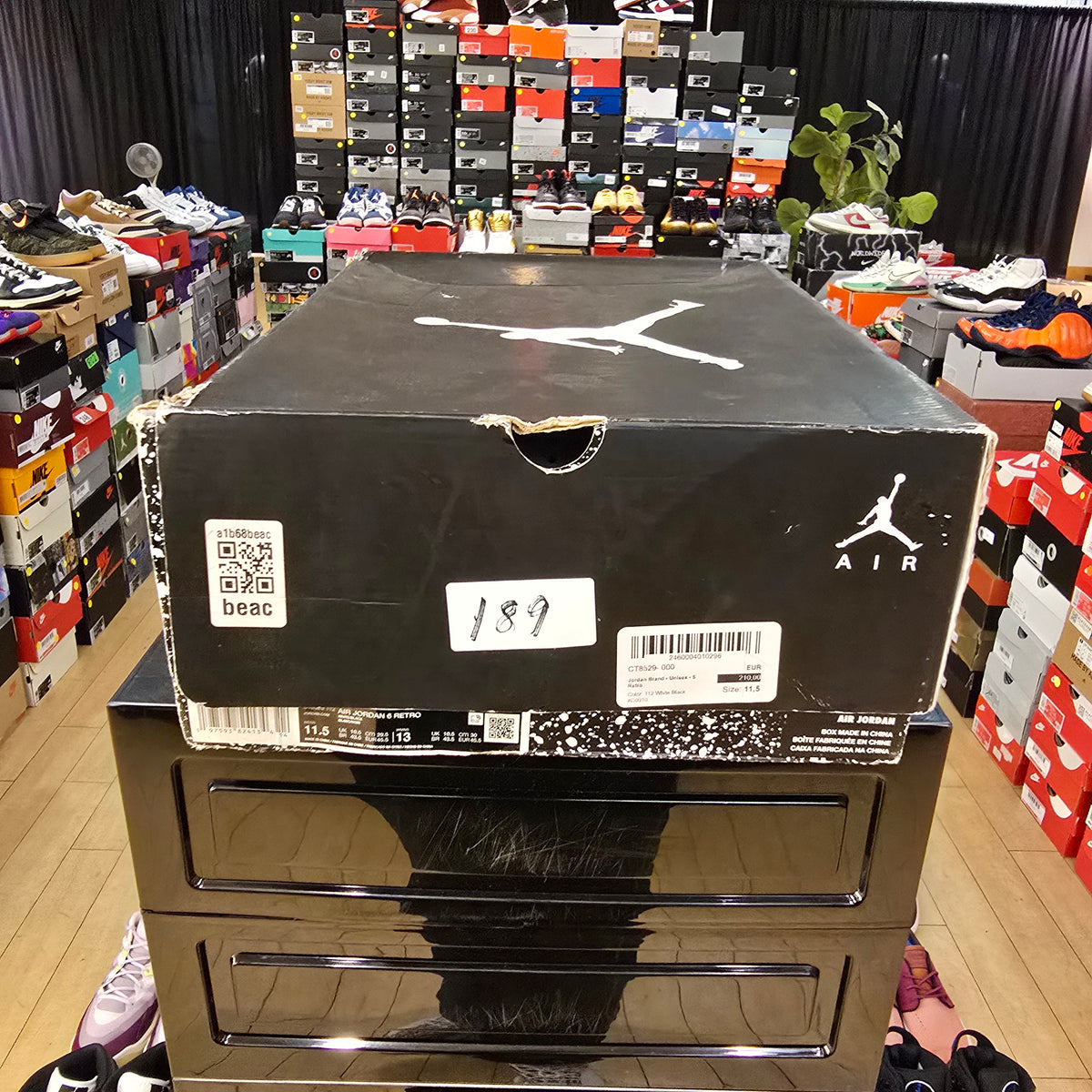 Jordan 6 Retro Reverse Oreo SZ 11.5 USED