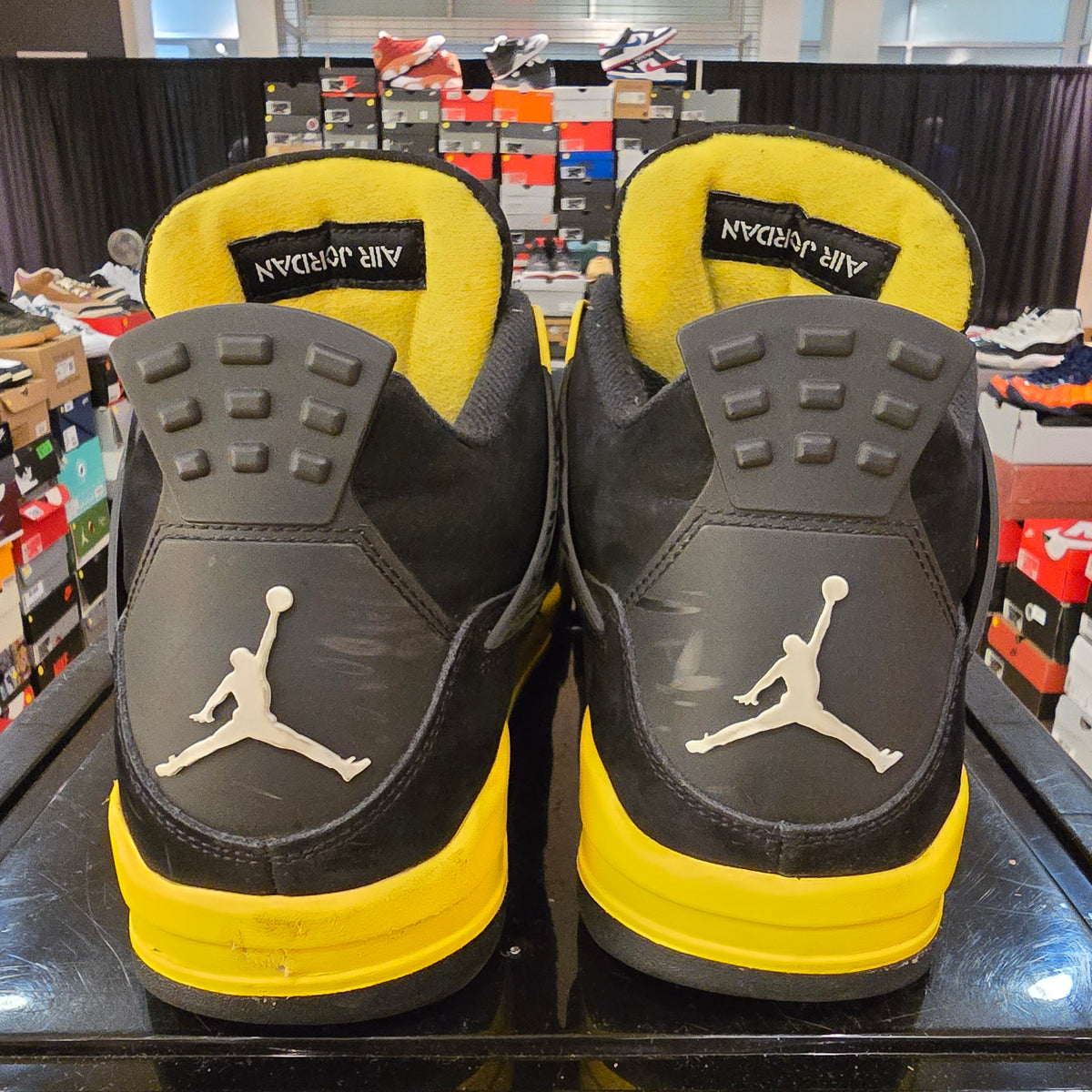 Jordan 4 Retro Thunder (2023) SZ 11 USED NO BOX