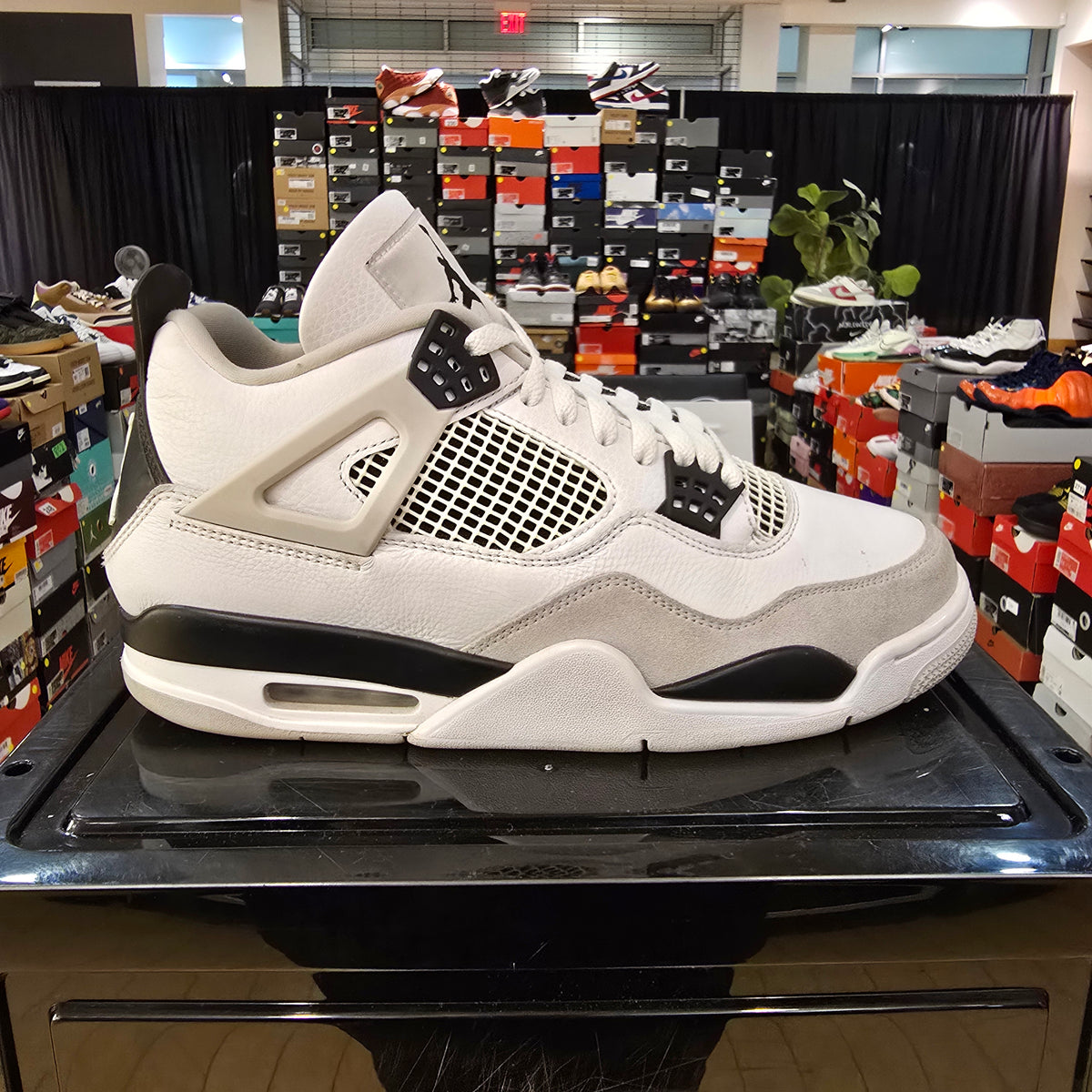 Jordan 4 Retro Military Black SZ 11 USED