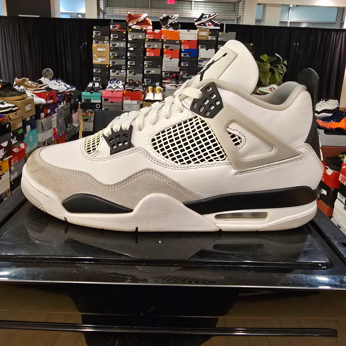 Jordan 4 Retro Military Black SZ 11 USED