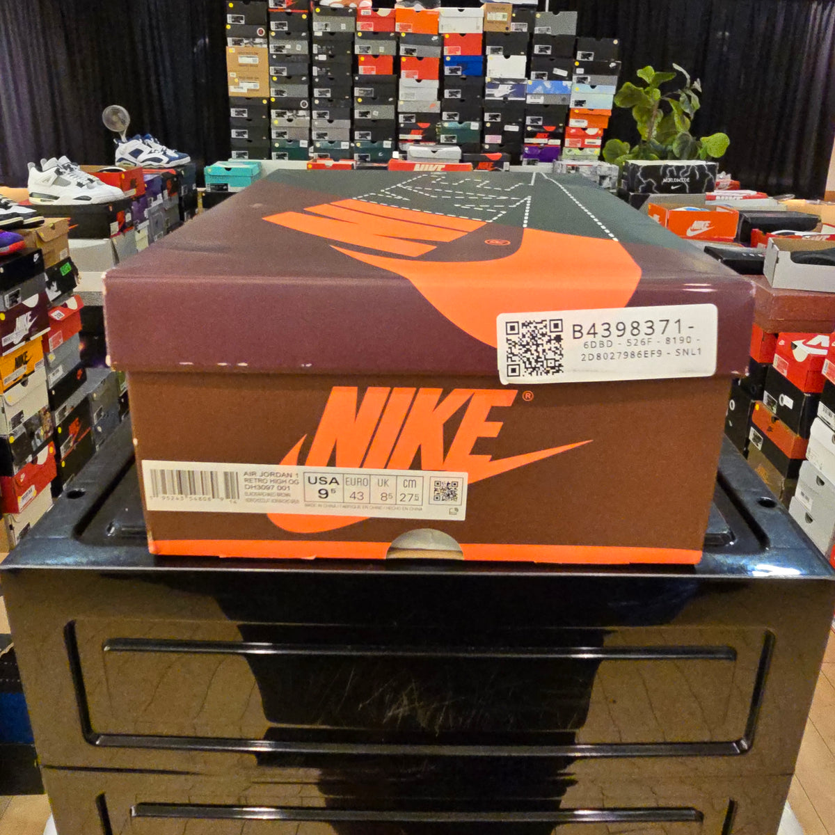 Jordan 1 Retro High OG Hand Crafted SZ 9.5
